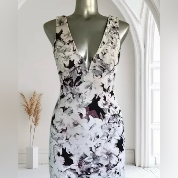 Forever 21 Dresses & Skirts - ✅Floral Bodycon Dress